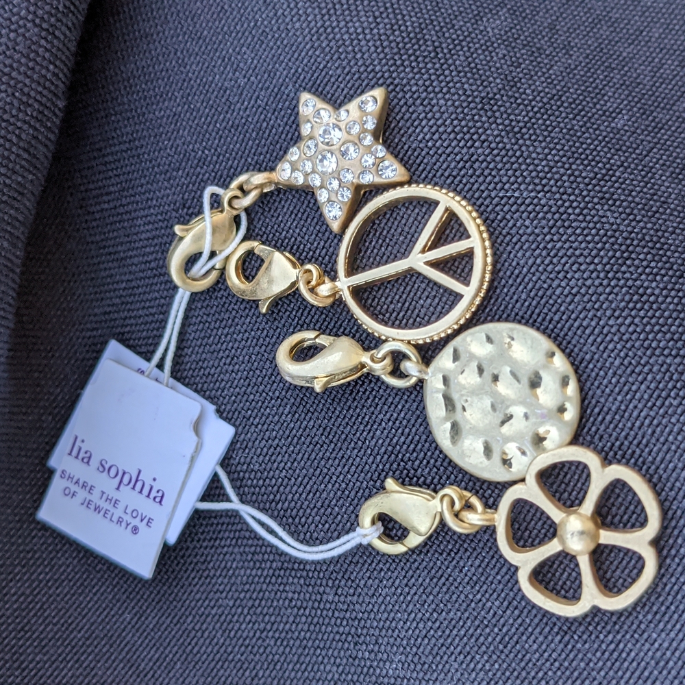 NWT Lia Sophia Stretch Tassel Charm Bracelet w/ 4 Extra Charms in Matte Gold - Picture 3 of 13